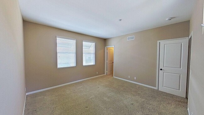 Building Photo - 32 Meridian Dr
