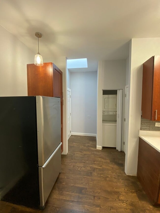Building Photo - Logan Square 2BR with In-Unit Laundry + WiFi