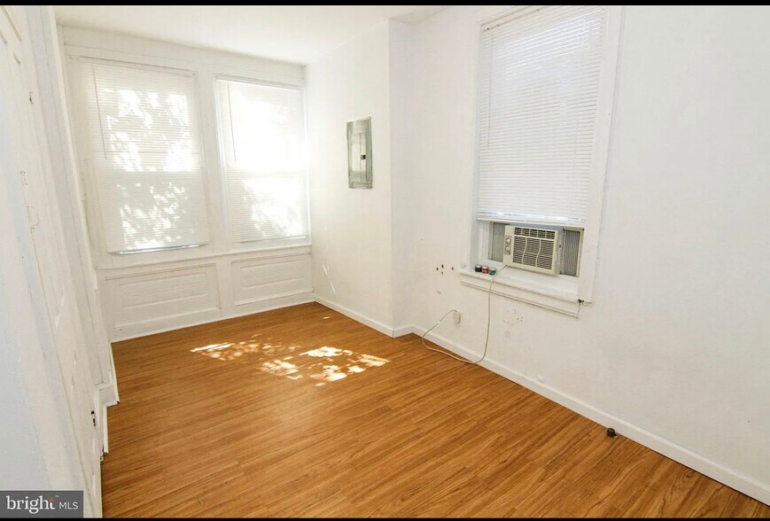 Building Photo - 2036 E Wishart St