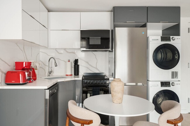 Building Photo - 335 E 22nd St