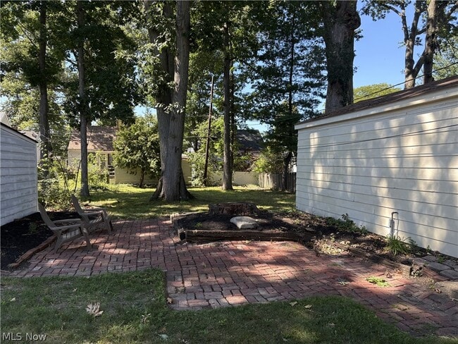 Building Photo - 602 Huntmere Dr