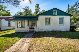 Building Photo - 1602 Wambolt St