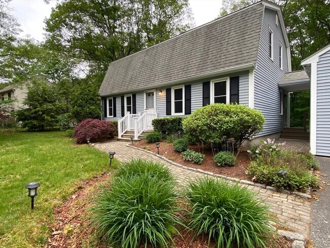 Building Photo - 336 Cedar St