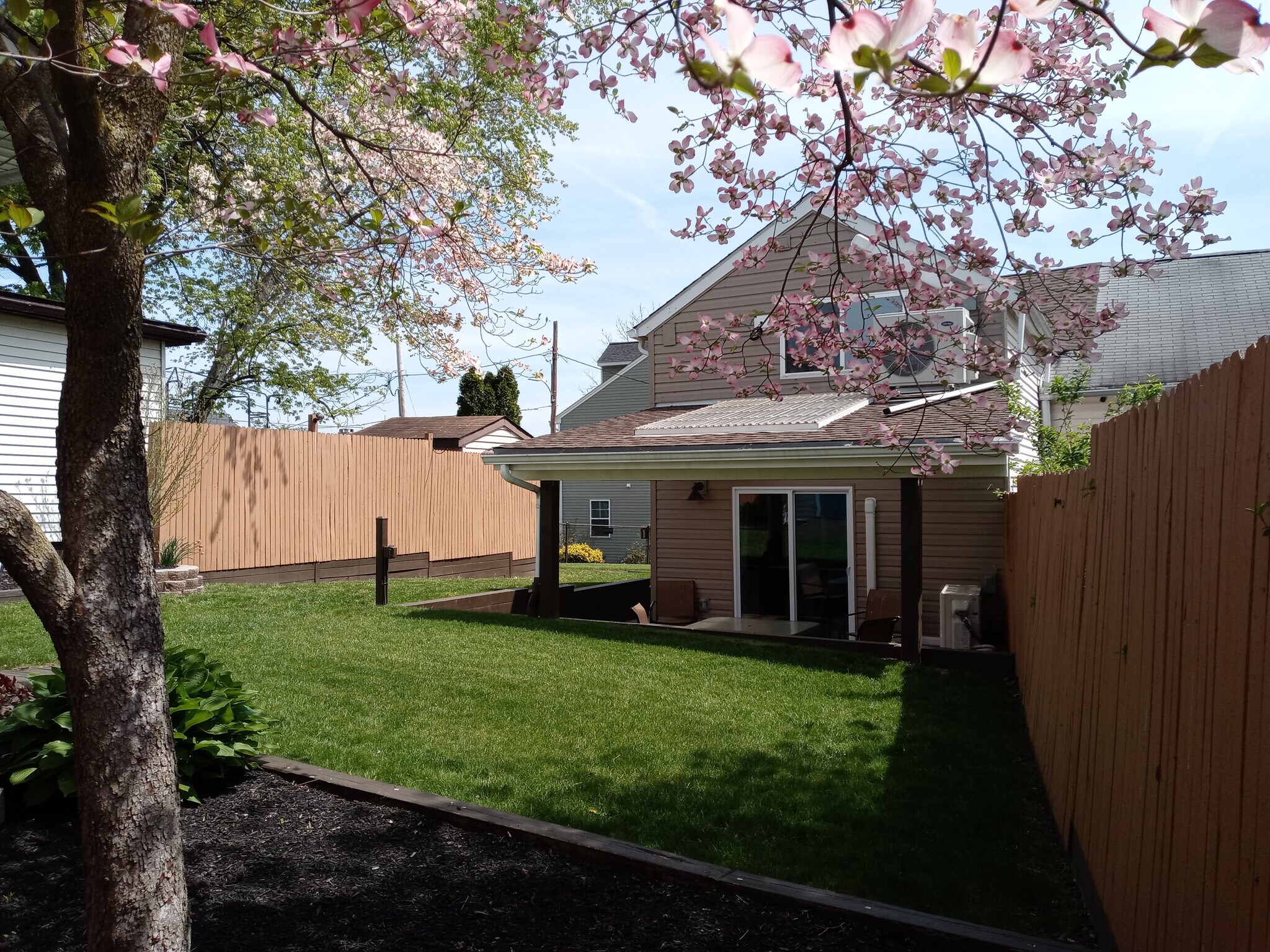 Building Photo - 14 High St