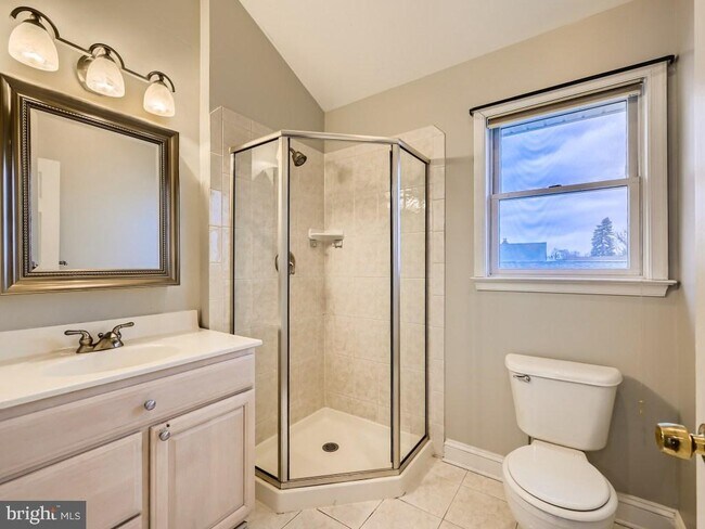 Building Photo - 107 Bayside Dr