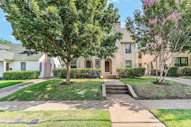 Building Photo - 5924.5 La Vista Dr