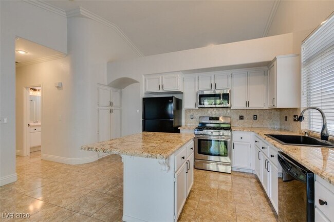 Building Photo - 669 Pacific Cascades Dr