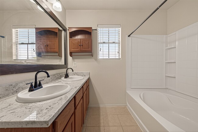 Building Photo - 1123 Desert Springs Ln