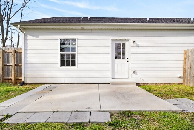 Building Photo - 101 Gibson St