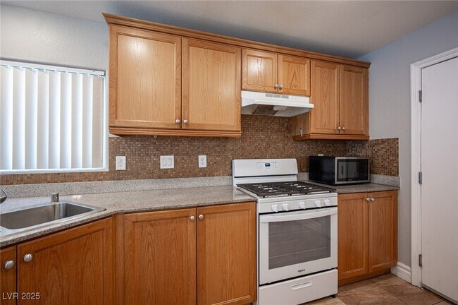 Building Photo - 211 Wicked Wedge Way