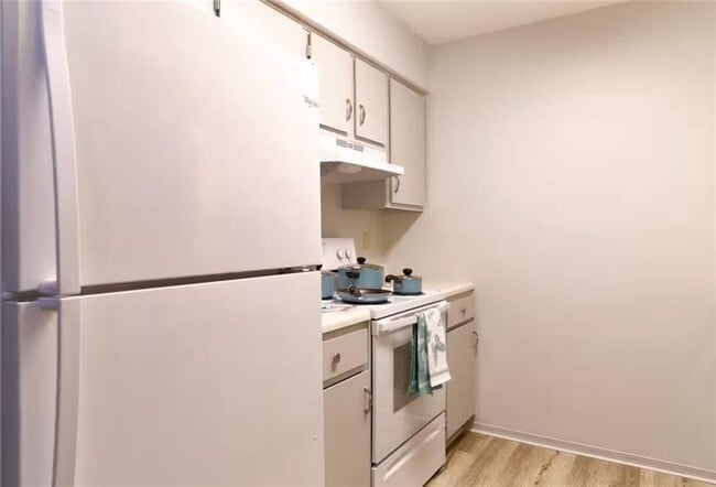 Building Photo - 106 NW Park St