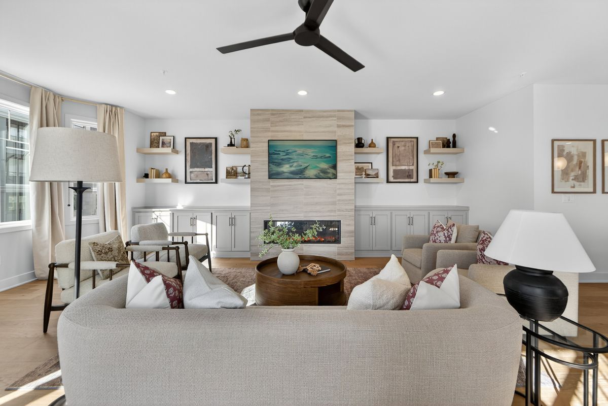 Building Photo - 2100 W 86th St