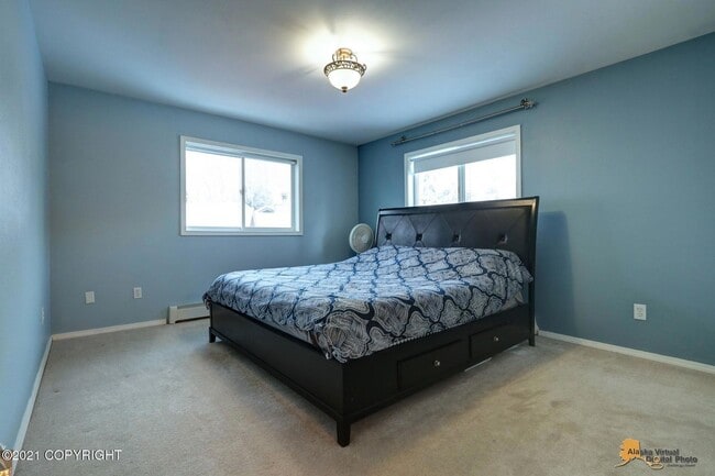 Building Photo - BEAUTIFUL, FULLY UPDATED SINGLE FAMILY HOM...