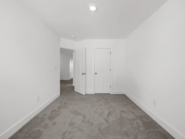Building Photo - 476 Ml Pk Wy