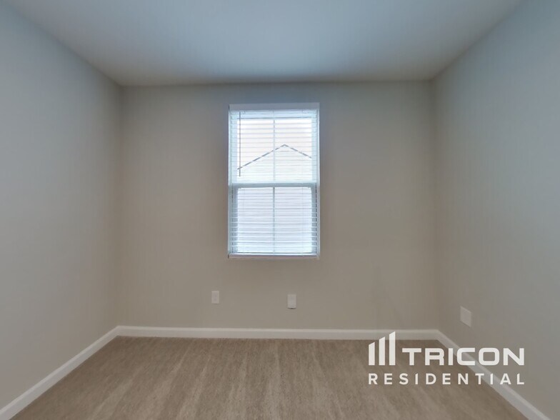 Building Photo - 1804 Quail Run Wy