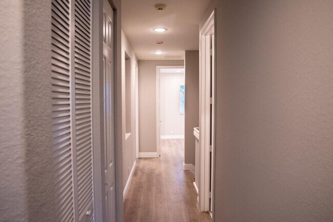 Building Photo - 7436 Briella Dr