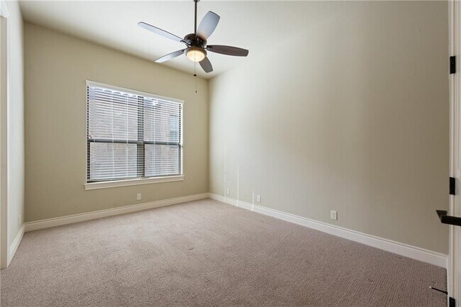 Building Photo - 1 Chandon Ln