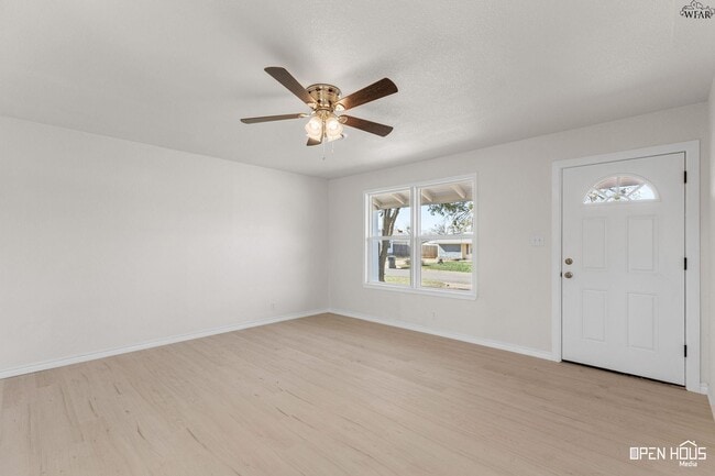 Building Photo - 3201 Cuba Ct