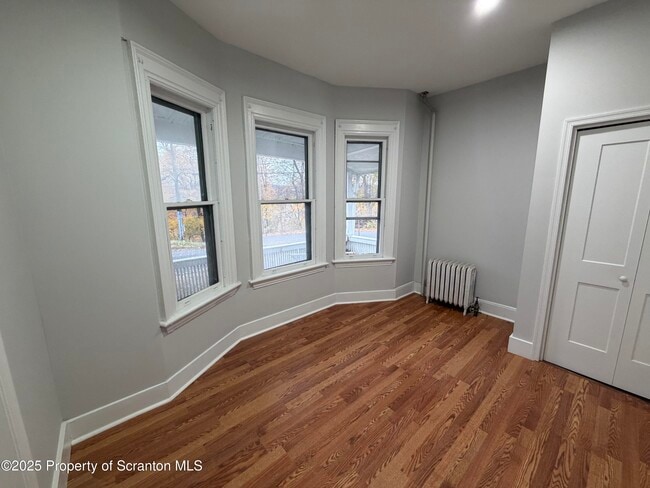 Building Photo - 2105 Belmont Terrace