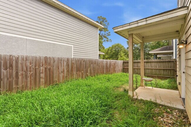 Building Photo - 630 Magnolia Bend