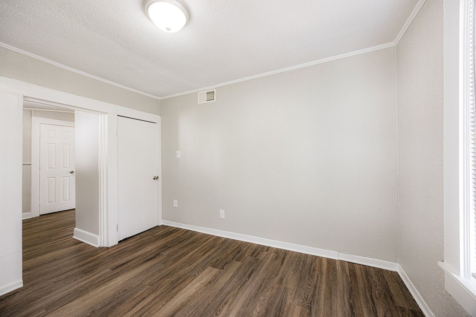 Building Photo - Full Renovation!