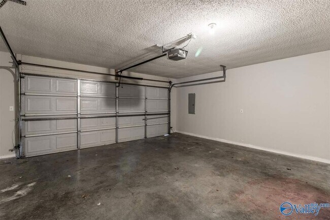 Building Photo - 123 Ann Bradley Dr