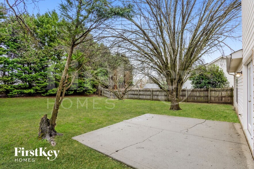 Building Photo - 6326 S Bend Ln