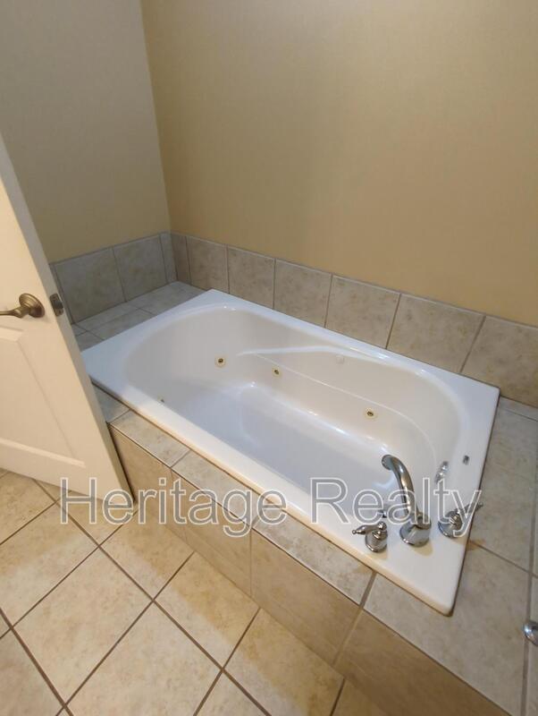 Building Photo - 655 Yorkland Way