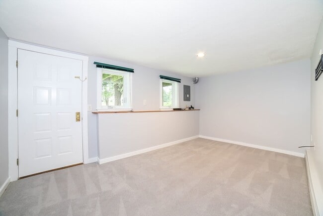 Building Photo - 64 Camelot Dr