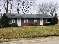 Building Photo - 2Bedroom/1Bath duplex