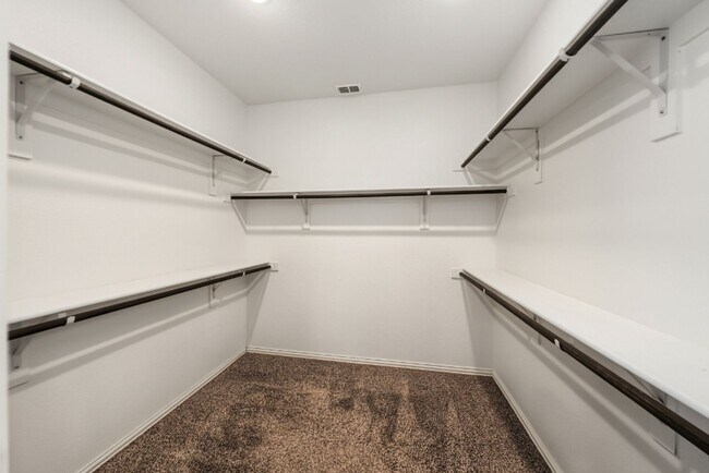 Building Photo - 504 Ridgewater Trail