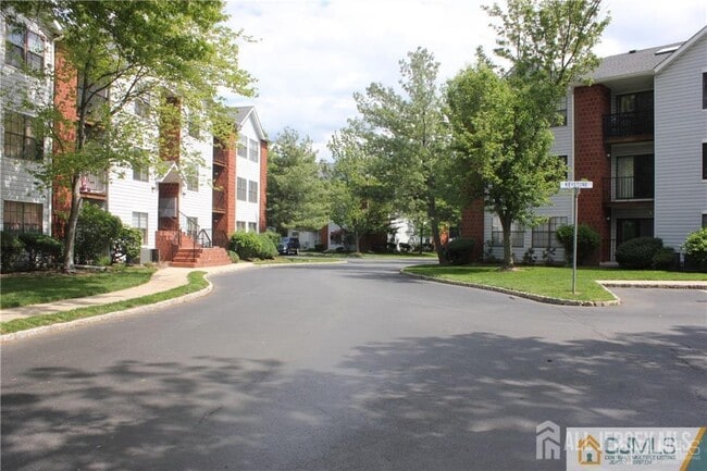 Building Photo - 82 Keystone Ct