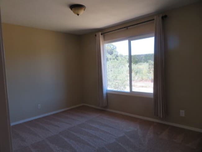 Building Photo - Hancock Park Village 3-Bedroom Condo