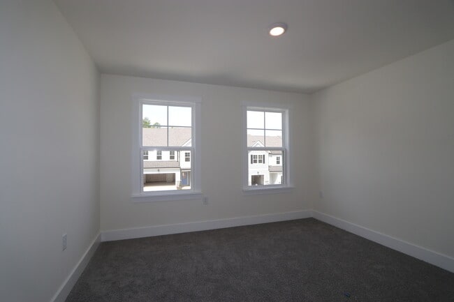 Building Photo - 493 Clark Creek Ln