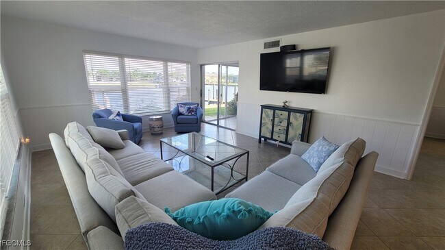 Building Photo - 1827 SE 41st St