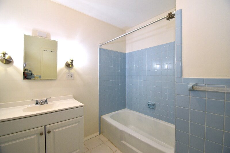 Building Photo - 433 Princess Ann Dr