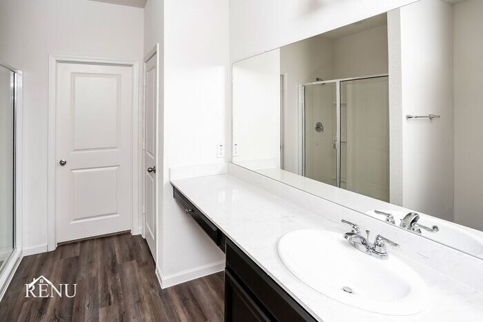 Building Photo - 476 Crestridge Dr