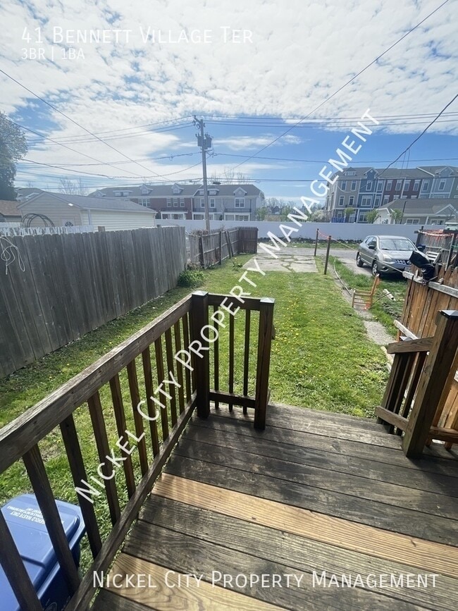 Building Photo - 41 Bennett Village Terrace