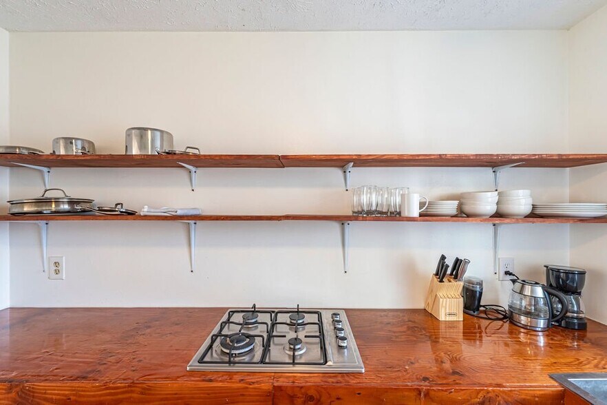 Building Photo - 76-6226-6226 Plumeria Rd