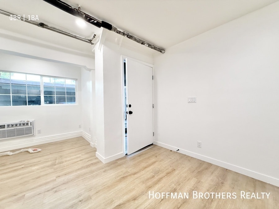 Building Photo - 838 Normandie Ave