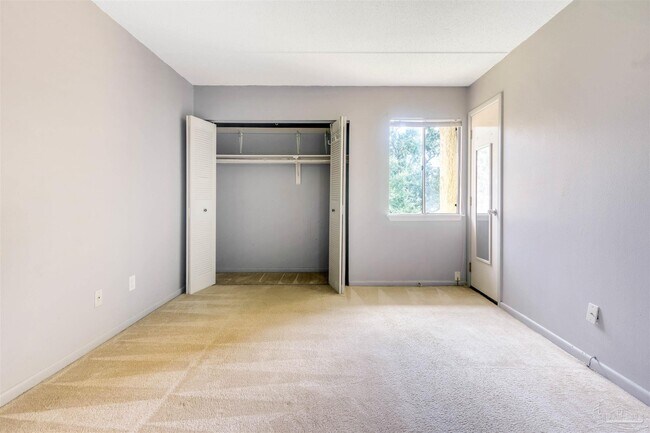 Building Photo - 209 W Miracle Strip Pkwy