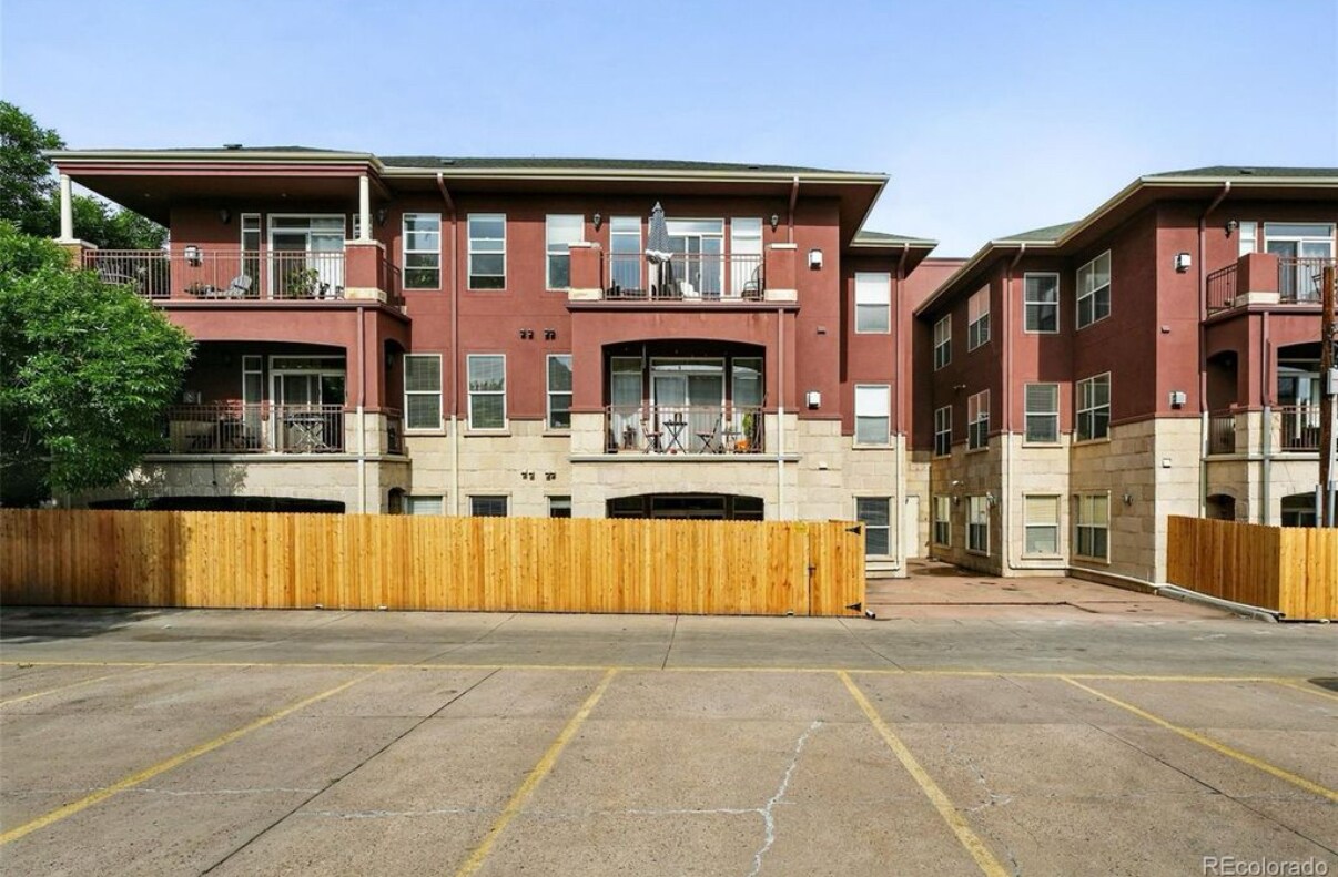 Building Photo - 2100 N Humboldt St