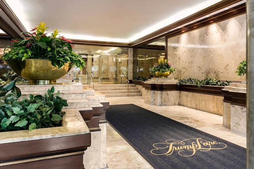 Building Photo - 106 Central Park S