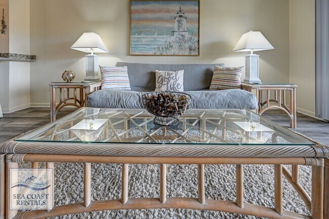 Building Photo - FURNISHED OFF-SEASON MONTHLY RENTAL NOW AV...