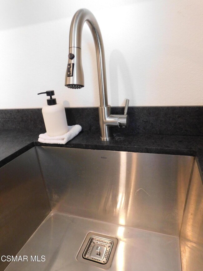 Building Photo - 30024 Quail Run Dr