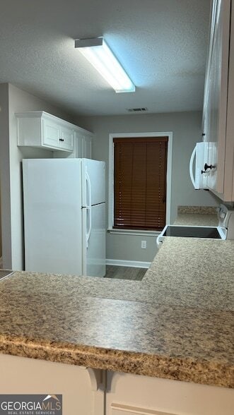 Building Photo - 233 Sunview Dr