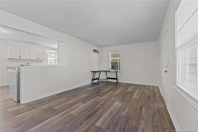 Building Photo - 306 Glenola St