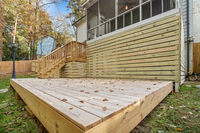 Building Photo - 805 Silver Leaf Pl