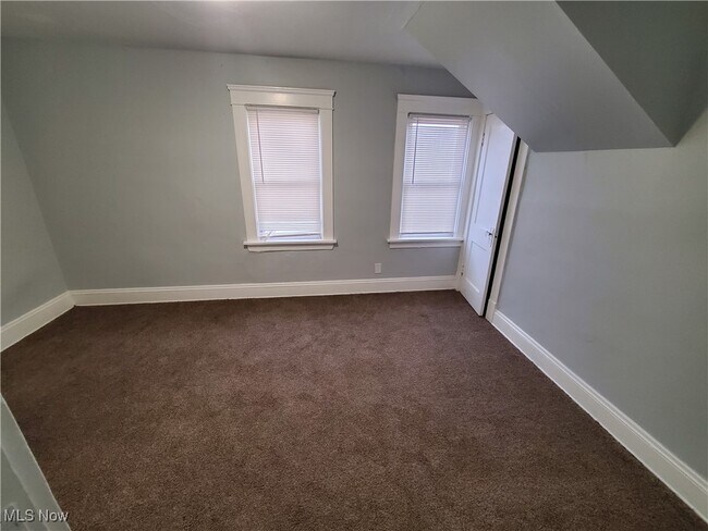 Building Photo - 13413 Durkee Ave