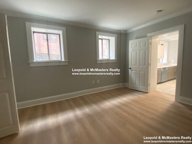 Building Photo - 83 Longwood Ave